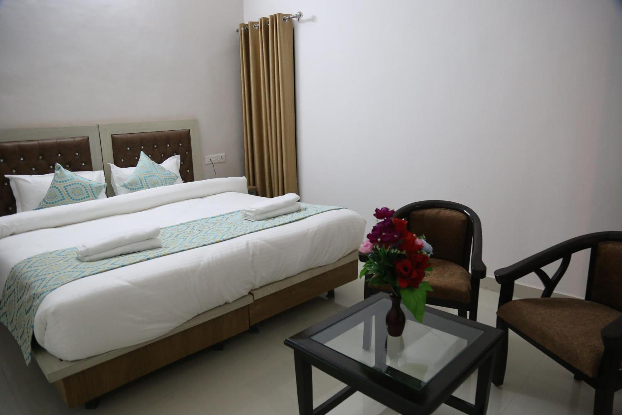Hotel Yog Tapovan- Rafting Available Ришикеш Экстерьер фото