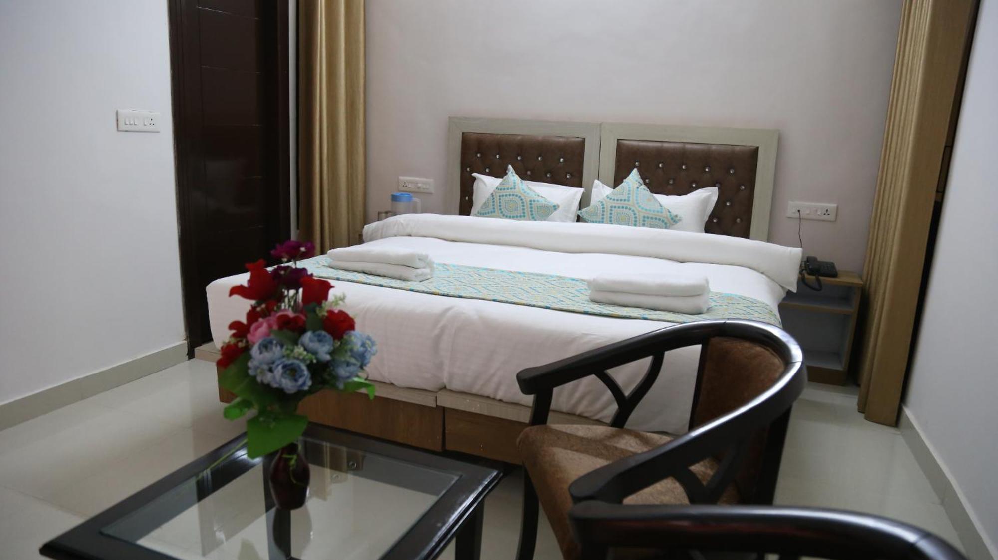 Hotel Yog Tapovan- Rafting Available Ришикеш Экстерьер фото