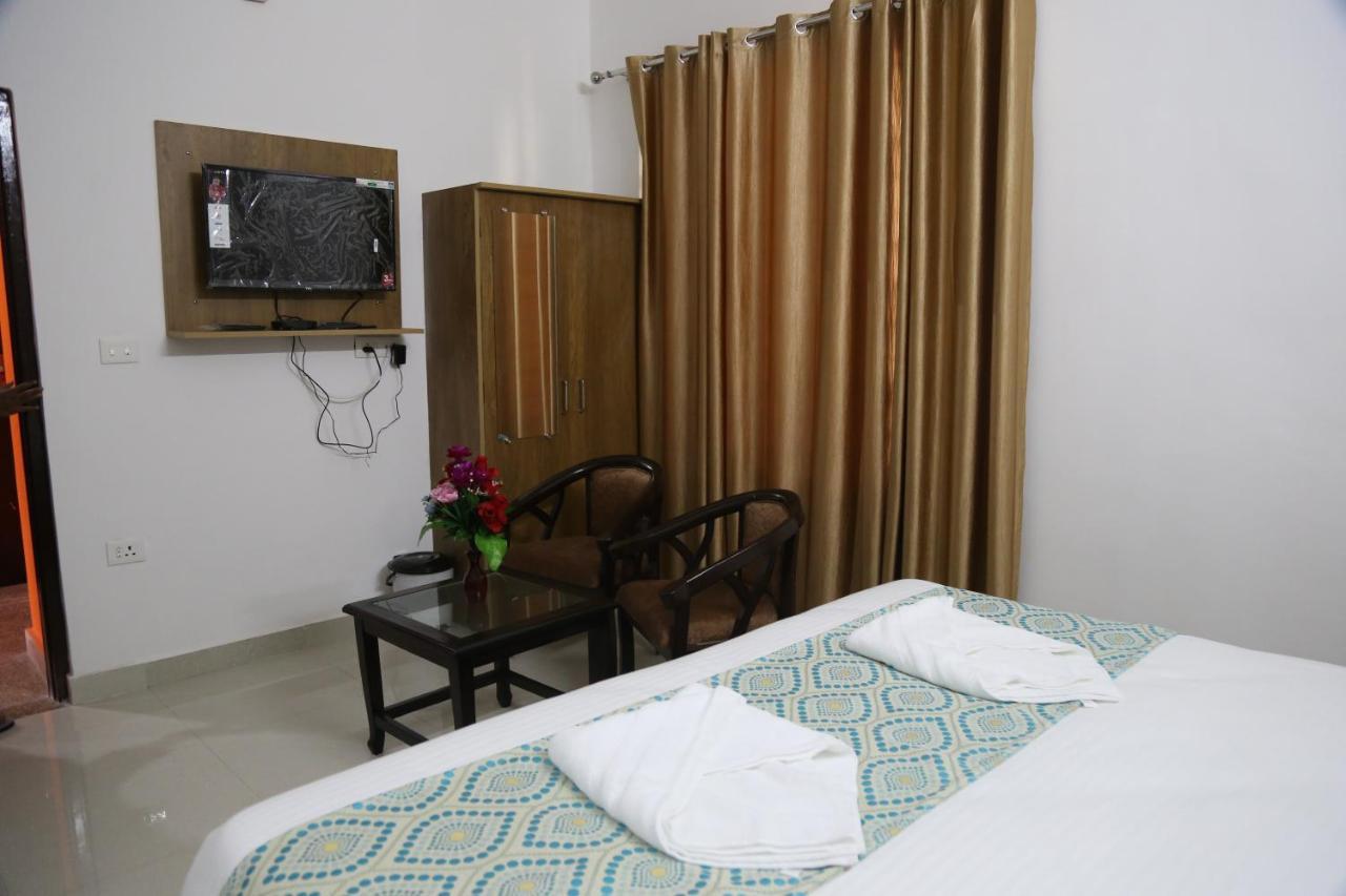 Hotel Yog Tapovan- Rafting Available Ришикеш Экстерьер фото