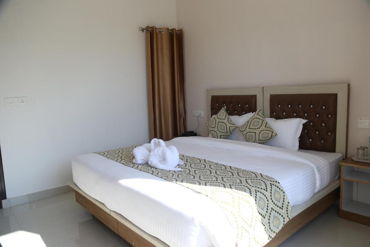 Hotel Yog Tapovan- Rafting Available Ришикеш Экстерьер фото
