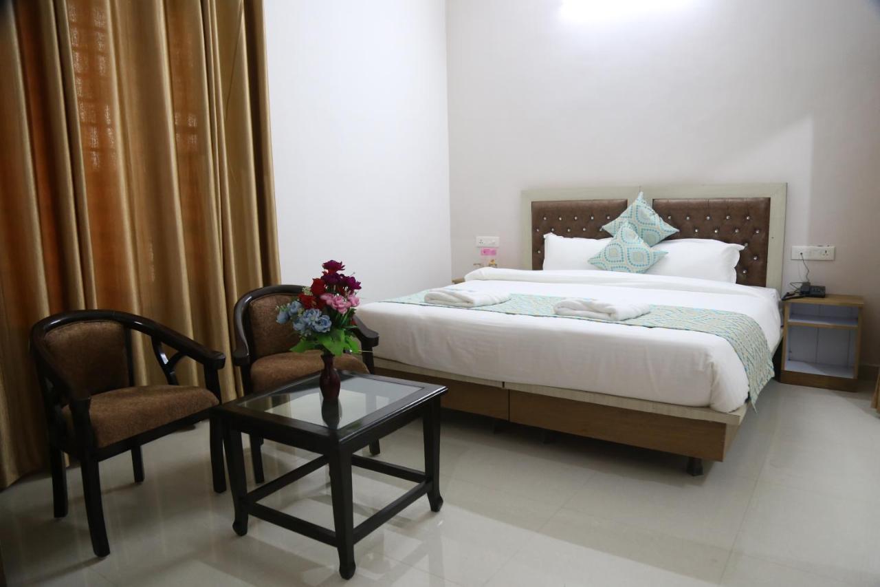 Hotel Yog Tapovan- Rafting Available Ришикеш Экстерьер фото
